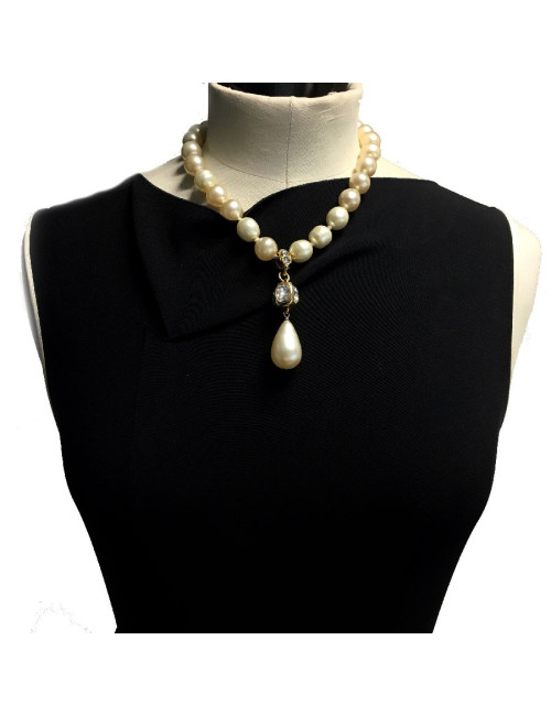 Collier CHANEL  grosses perles nacrées Vintage