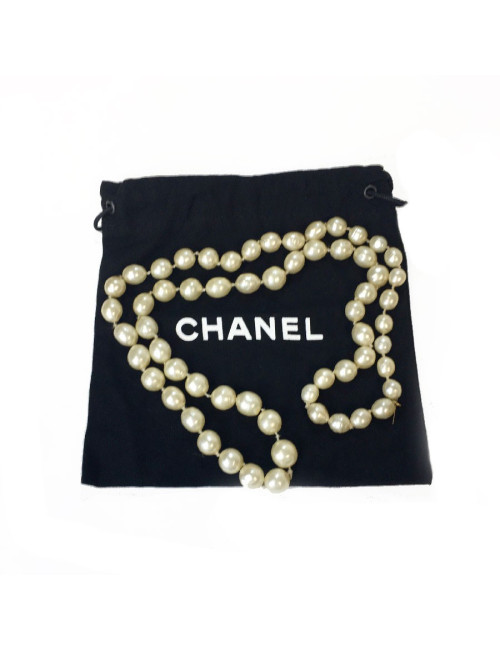 Sautoir CHANEL "1983" perles en pâte de verre nacrées