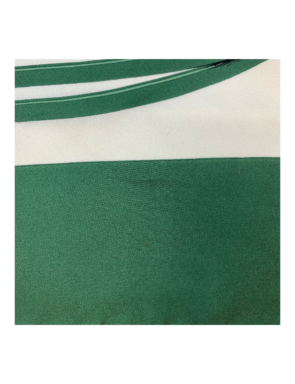 Carré 90 x 90 HERMES soie 100%