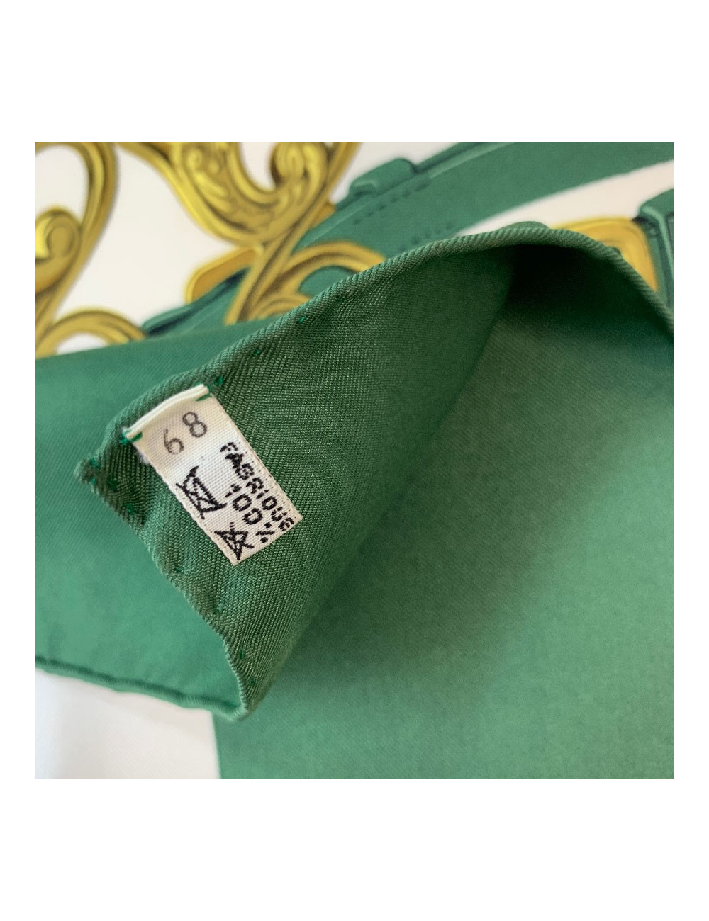 Carré HERMES Brides de Gala en soie verte