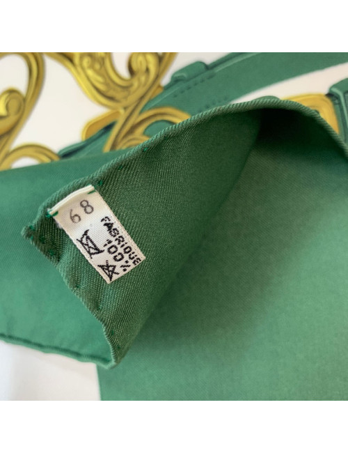 Carré 90 x 90 HERMES soie 100%