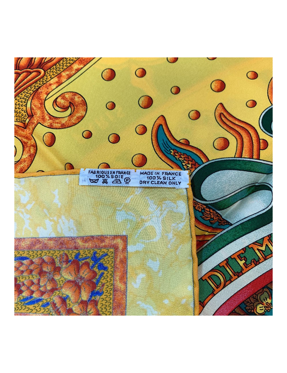 Carré 90 x90 HERMES soie 100 % "Carpe Diem"