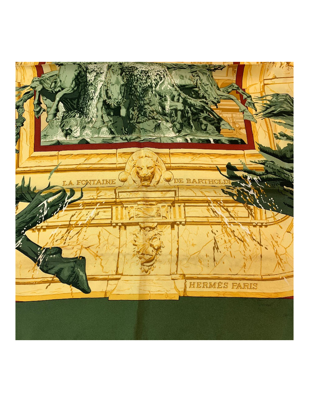 Carré 90 x90 HERMES soie 100 % "La fontaine de Bartholdi"