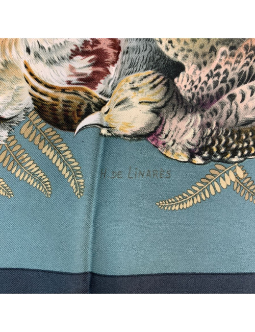 Carré HERMES Gibier en soie vert-de-gris