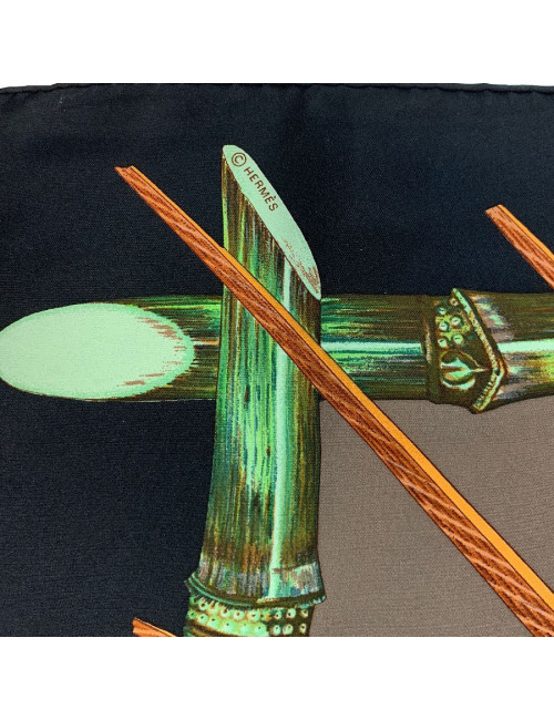 Carré  HERMÈS 100 % soie "Jardin Créole"