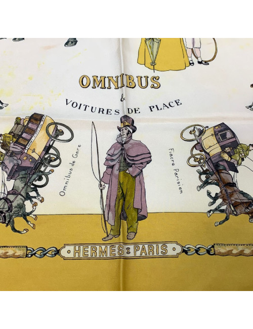 Carré HERMES Omnibus et Voitures de Place en soie or et jaune pâle