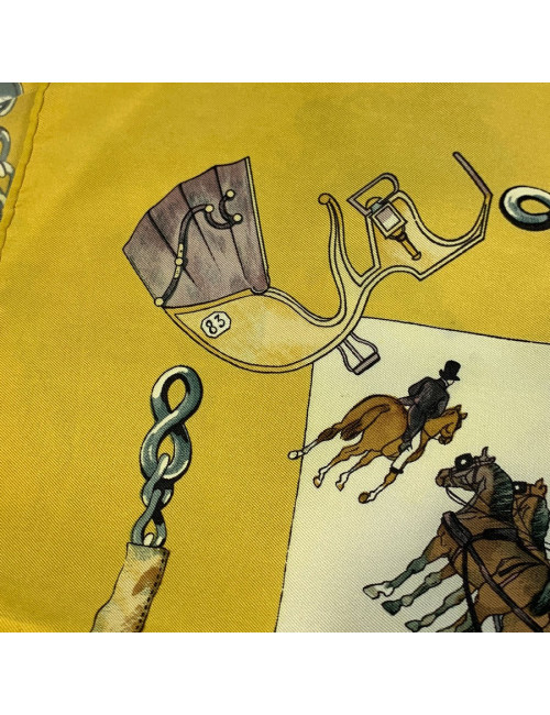 Carré HERMES Omnibus et Voitures de Place en soie or et jaune pâle