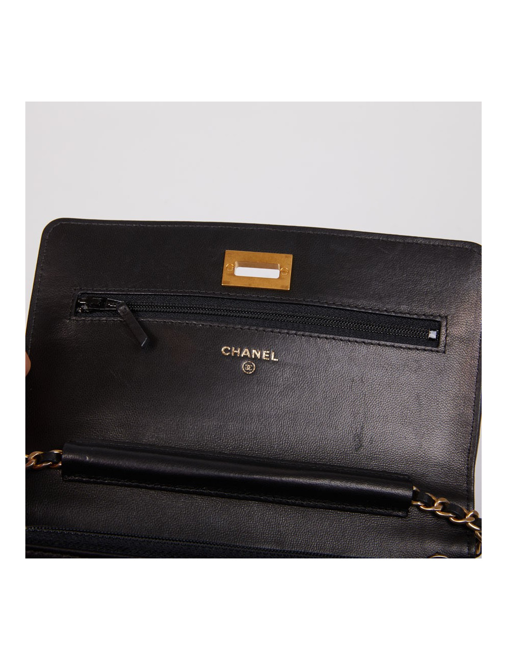 Wallet on chain CHANEL cuir chevron noir