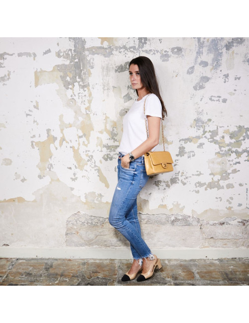 Sac CHANEL cuir d'agneau beige siglé "CHANEL" "CC"