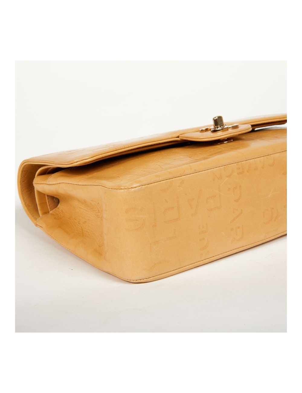 Sac CHANEL cuir d'agneau beige siglé "CHANEL" "CC"