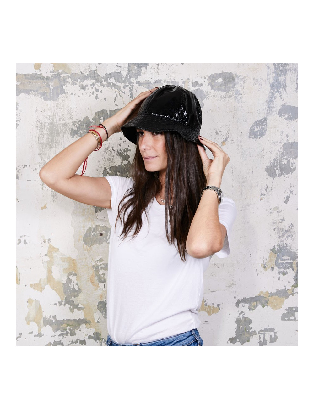 Chapeau de pluie CHANEL noir verni