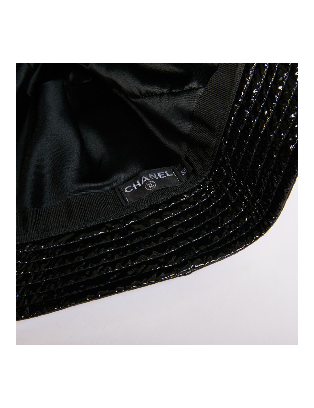 Chapeau de pluie CHANEL noir verni