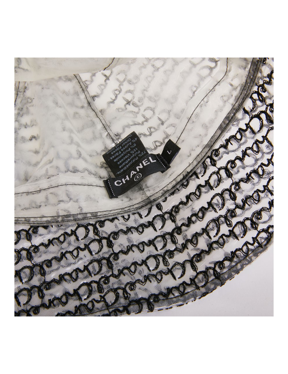 Chapeau CHANEL de pluie siglé "Chanel" blanc et noir