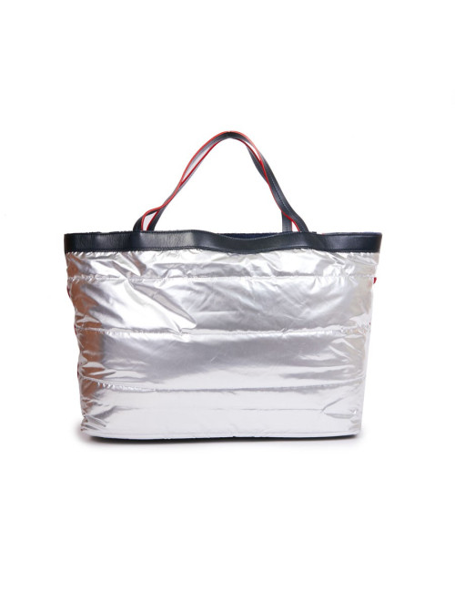 Sac CHANEL Airlines argent et sa serviette de plage bleue marine
