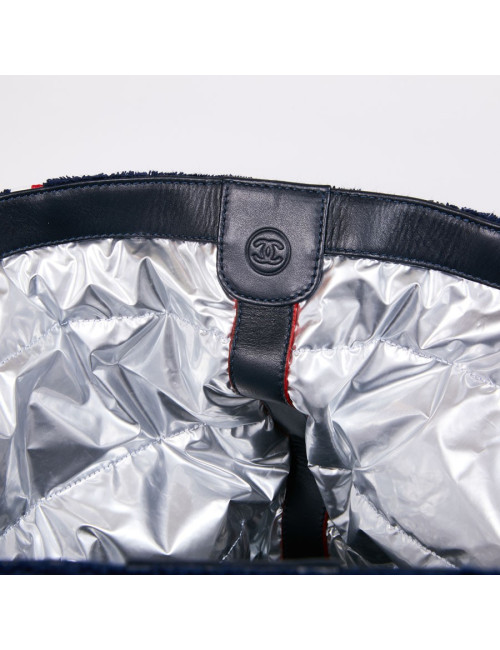 Sac de plage "Airlines" CHANEL argenté et bleu marine