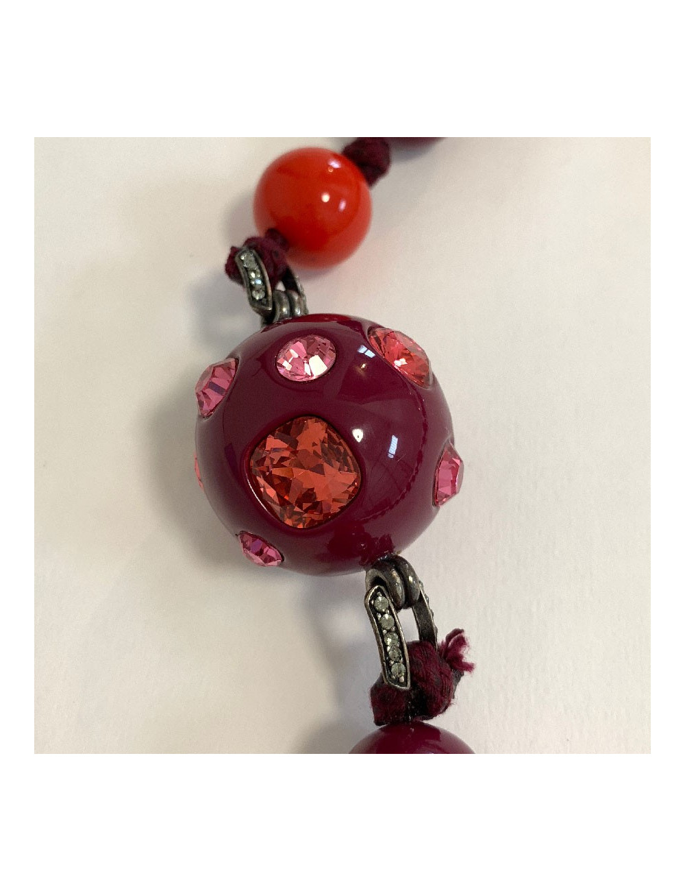 Sautoir LANVIN boules rouges et violettes par ALBER ELBAZ