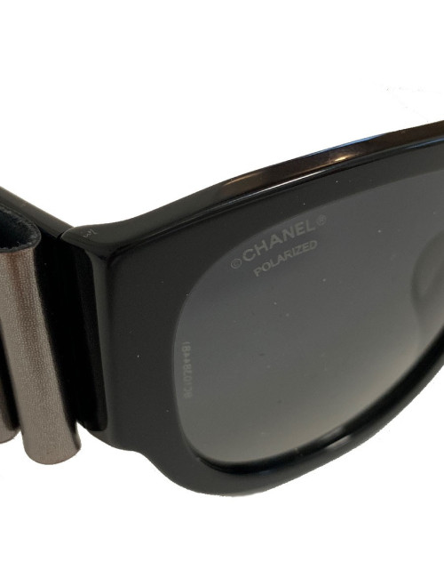 Solaires CHANEL noires polarisées