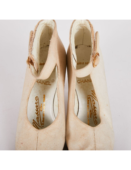 Escarpins Chanel T39 en toile de paille beige et noir