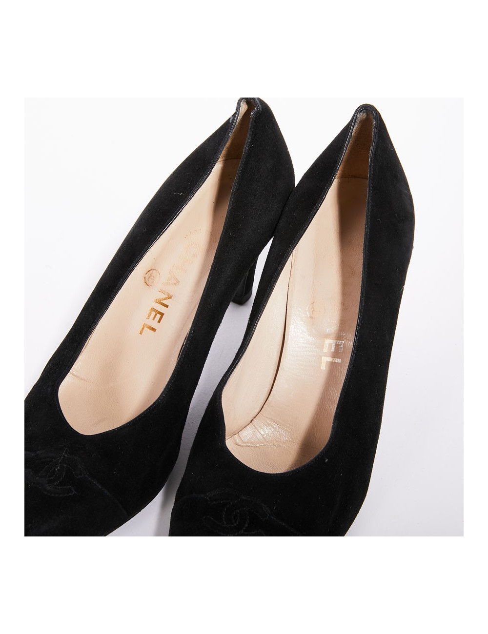 Escarpins Chanel T39,5 en veau velours noir