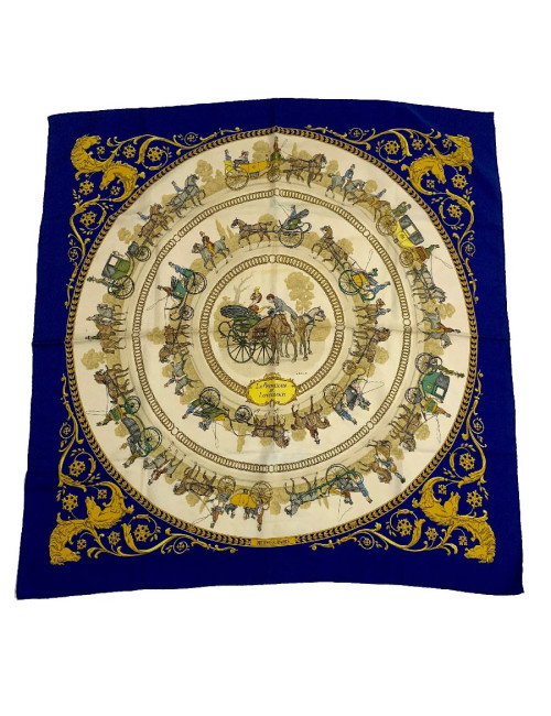 Carré HERMES "La promenade de Longchamps" soie bleue, or et beige