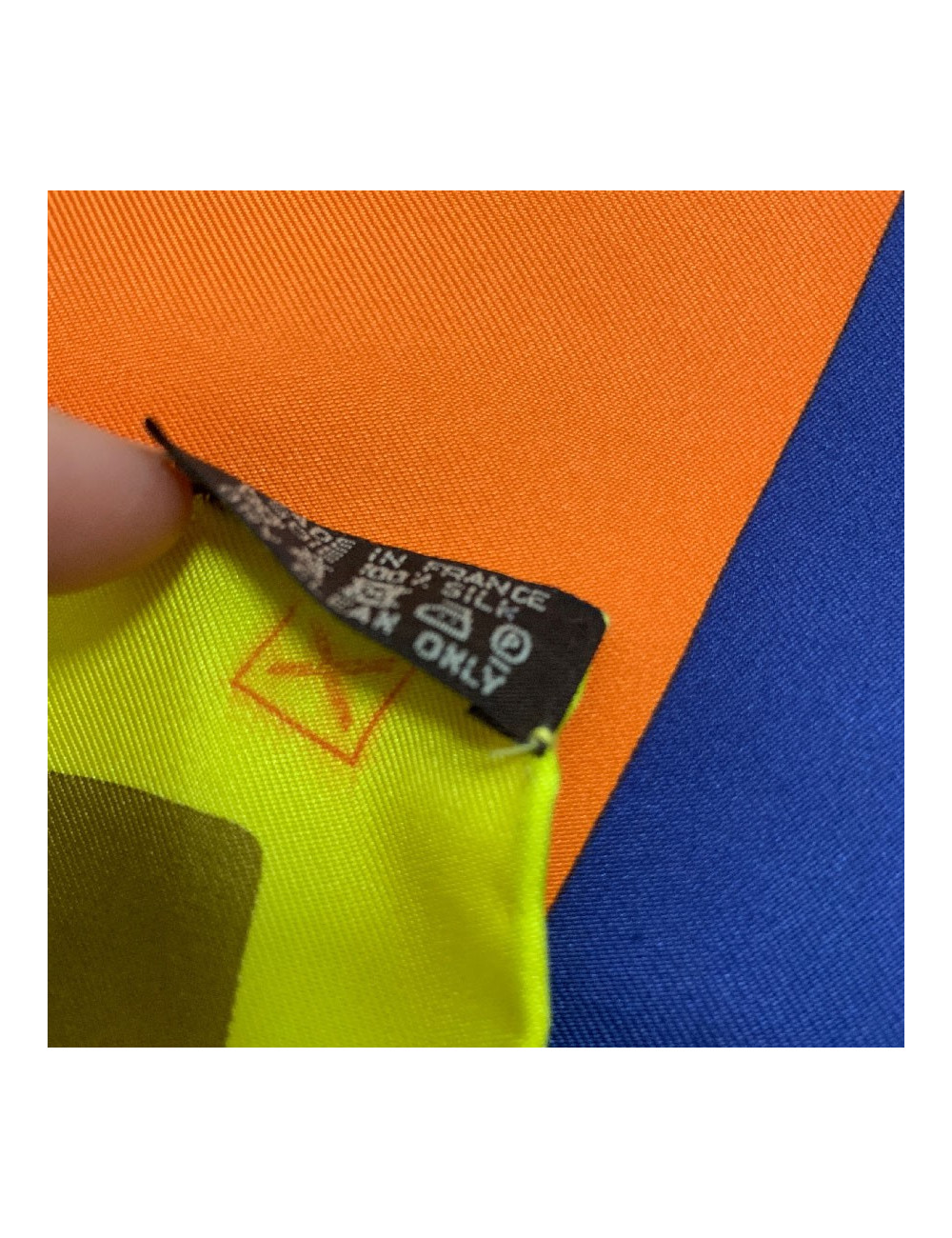 Carré 90 x90 HERMES soie 100%