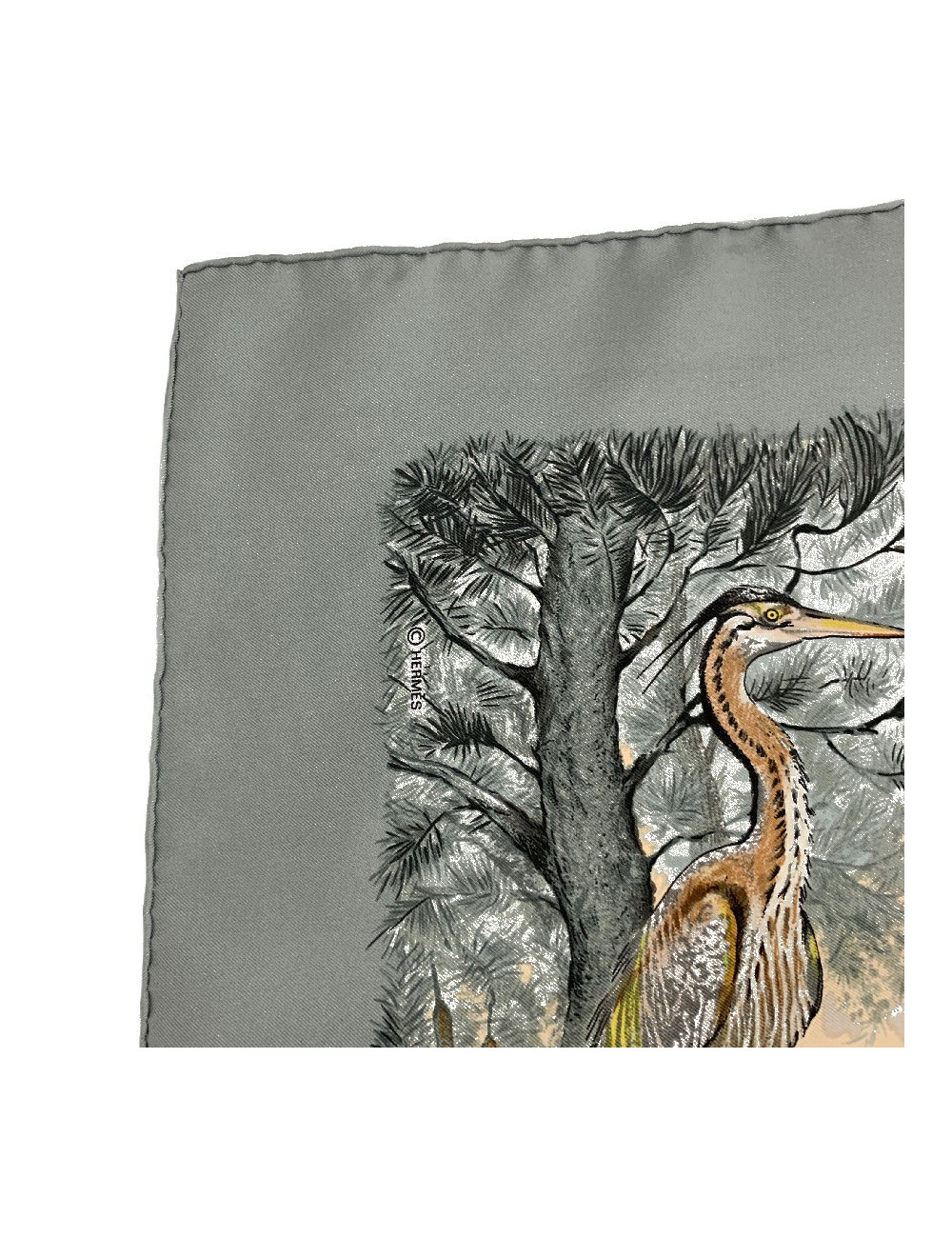 Carré HERMES Halte en Camargue en soie beige rosé et grise