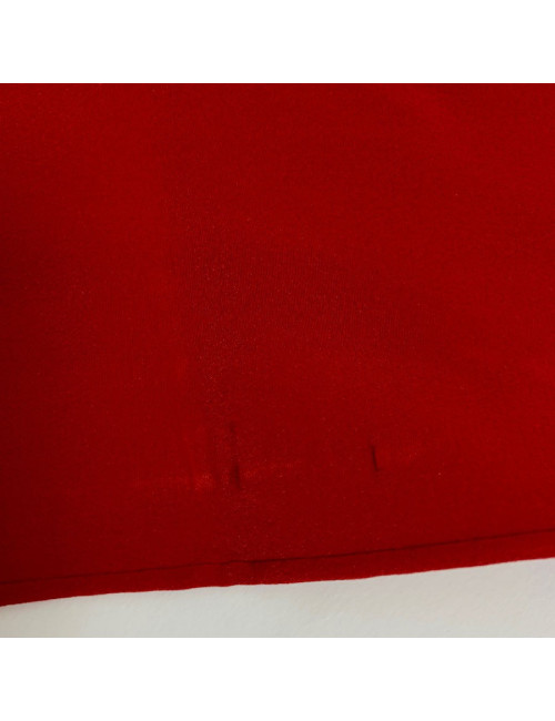 Echarpe YVES SAINT LAURENT en soie rouge franges