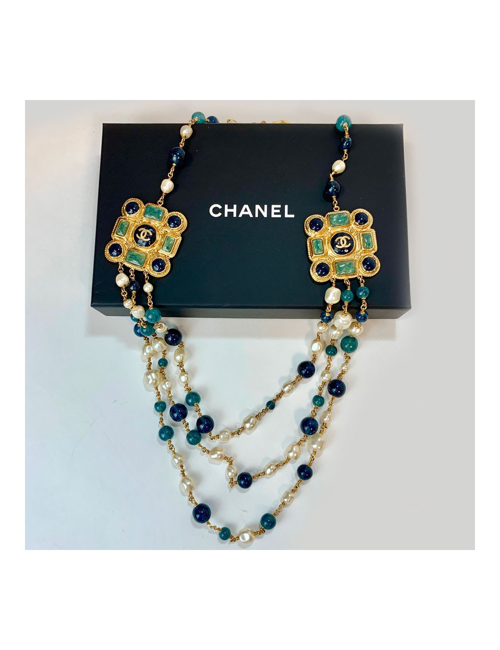 Sautoir CHANEL triple rangs 