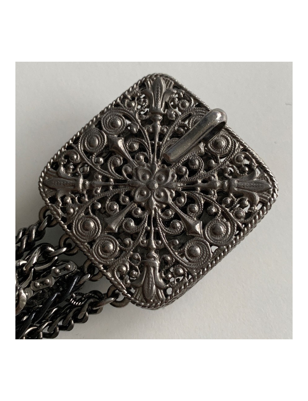 Ceinture CHANEL chaine en métal ruthénium et résine noire