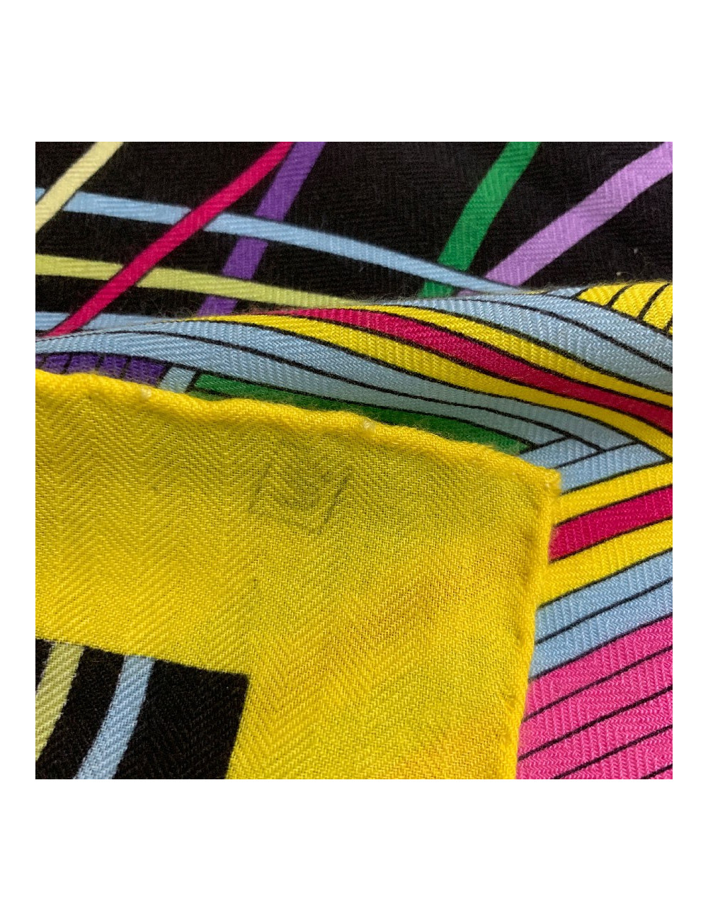 Châle HERMES 'L'Art du Temari' en cachemire et soie jaune