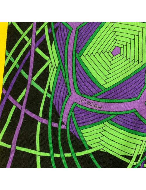 Châle HERMES 140 'L'Art du Temari' en cachemire et soie jaune