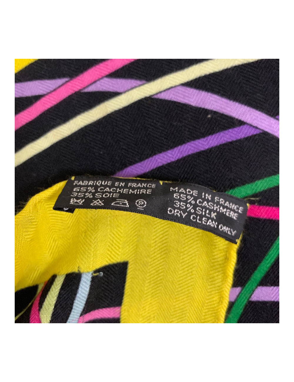 Châle HERMES 140 'L'Art du Temari' en cachemire et soie jaune