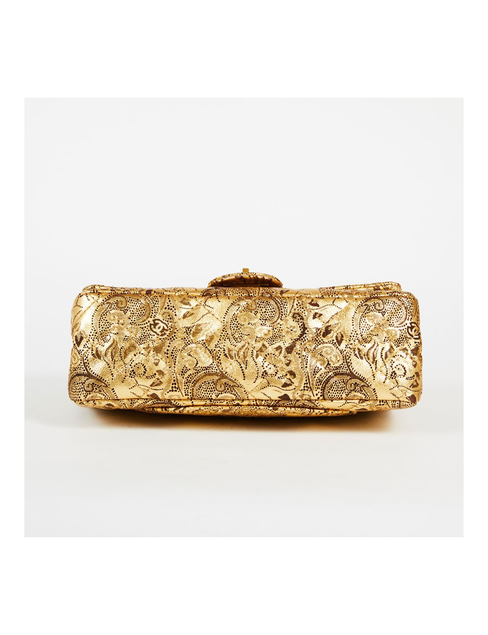 Sac Paris-Moscou CHANEL perforé doré, édition limitée