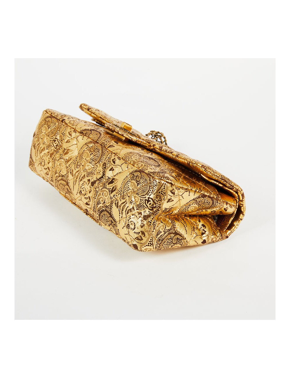 Sac Paris-Moscou CHANEL perforé doré, édition limitée