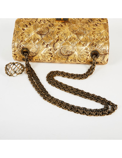 Sac Paris-Moscou CHANEL perforé doré, édition limitée