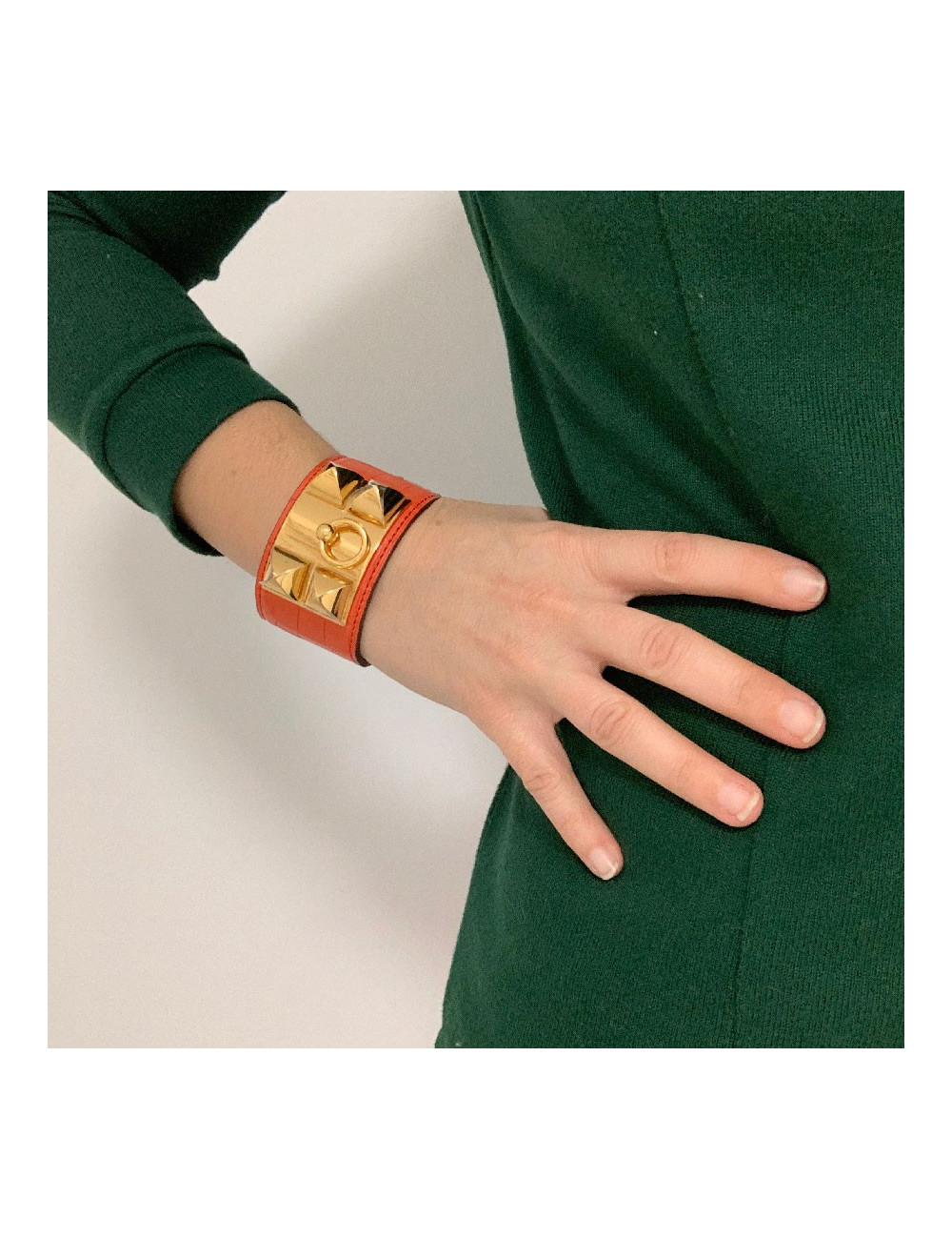 Manchette Médor HERMES crocodile orange métal dorée