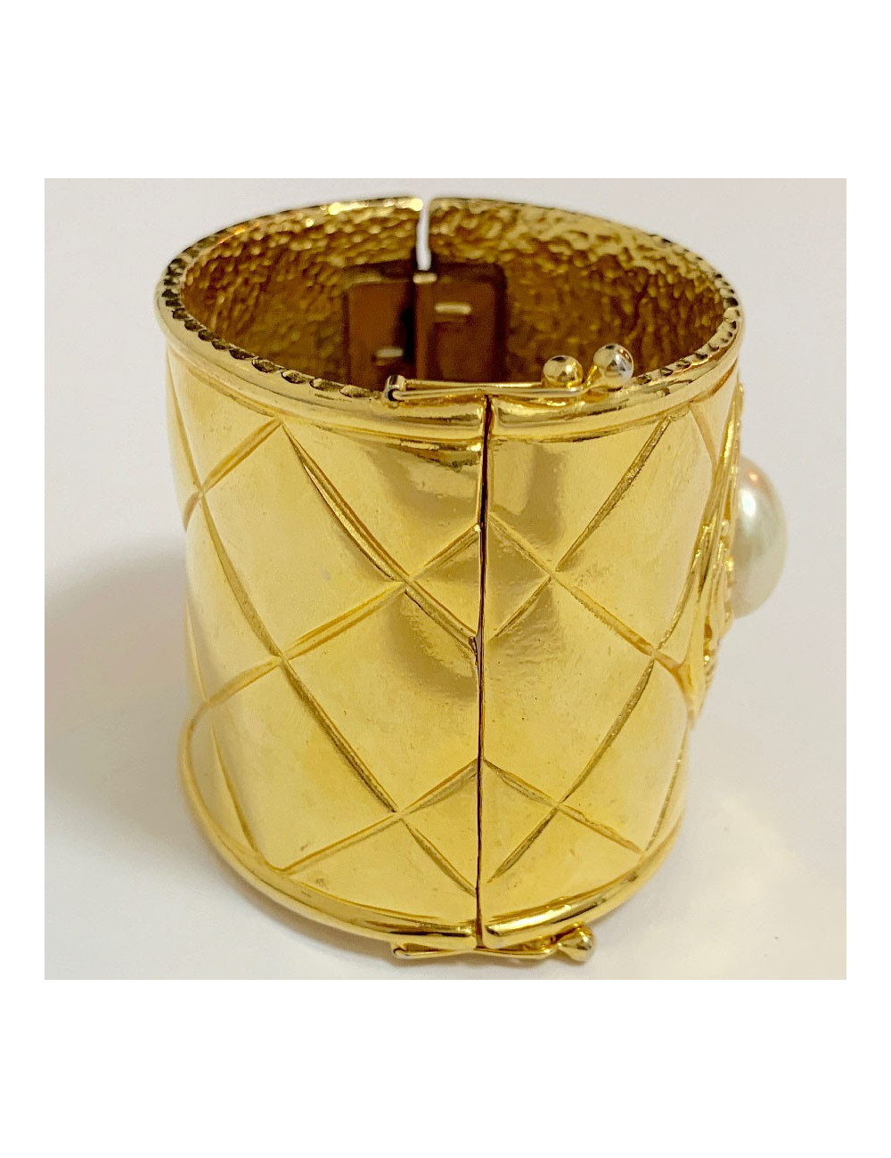 Manchette CHANEL dorée 90 '