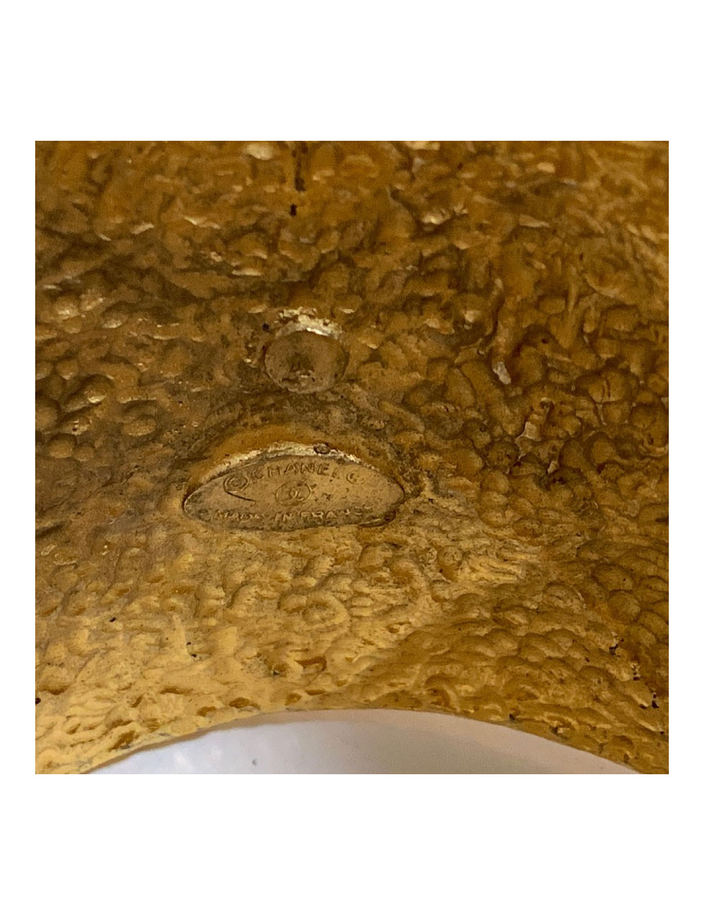 Manchette CHANEL dorée 90 '