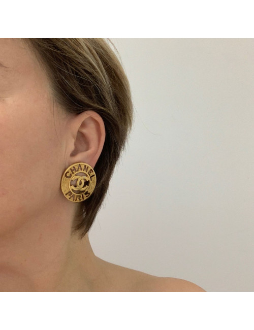 Boucle d'oreille CHANEL dorée vintage