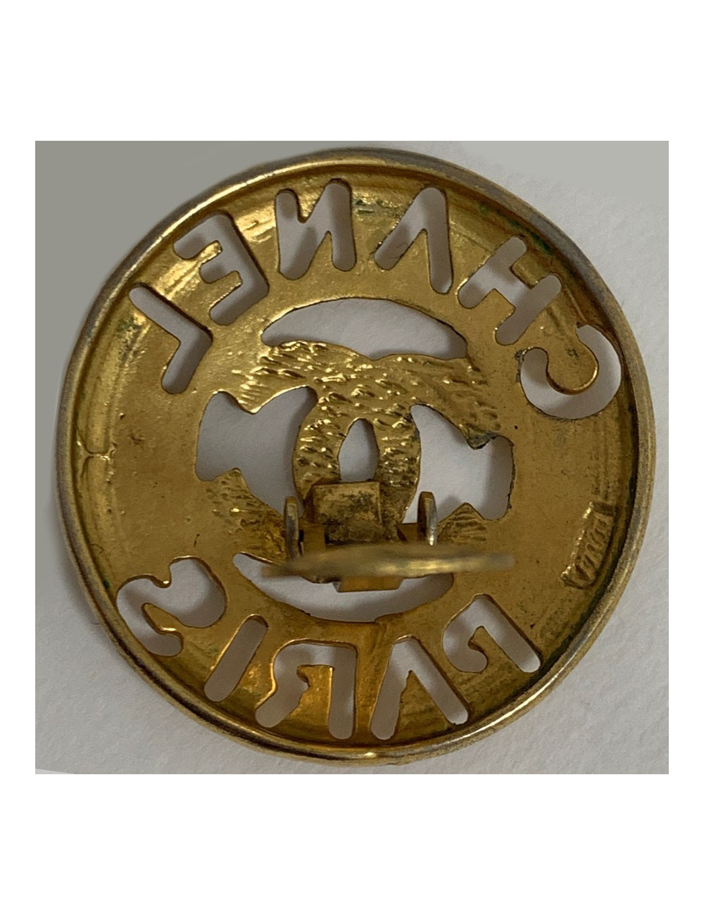 Boucles d'oreille CHANEL sigle "CHANEL" Vintage