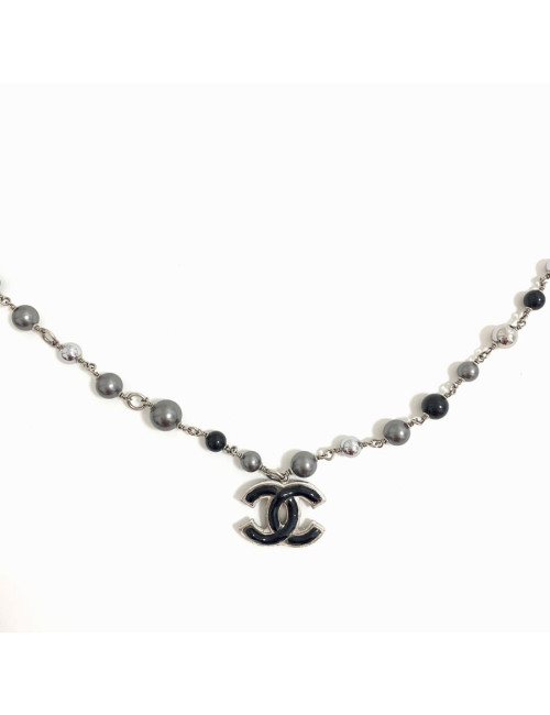Sautoir CHANEL en perles grises, noires, argentées 