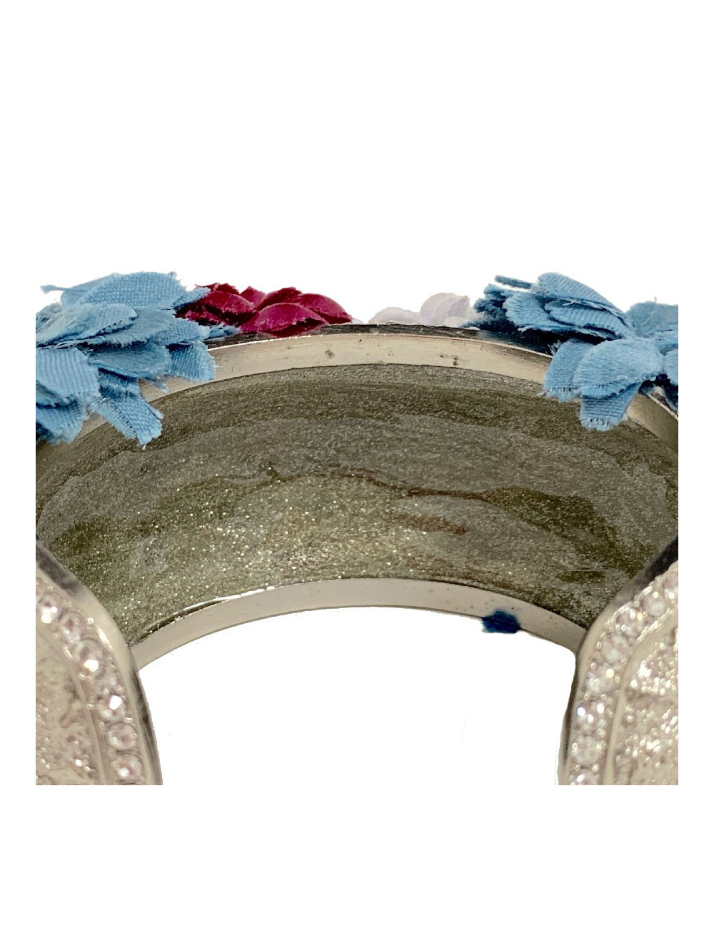 Bracelet CHANEL rigide argenté et fleurs en tissu