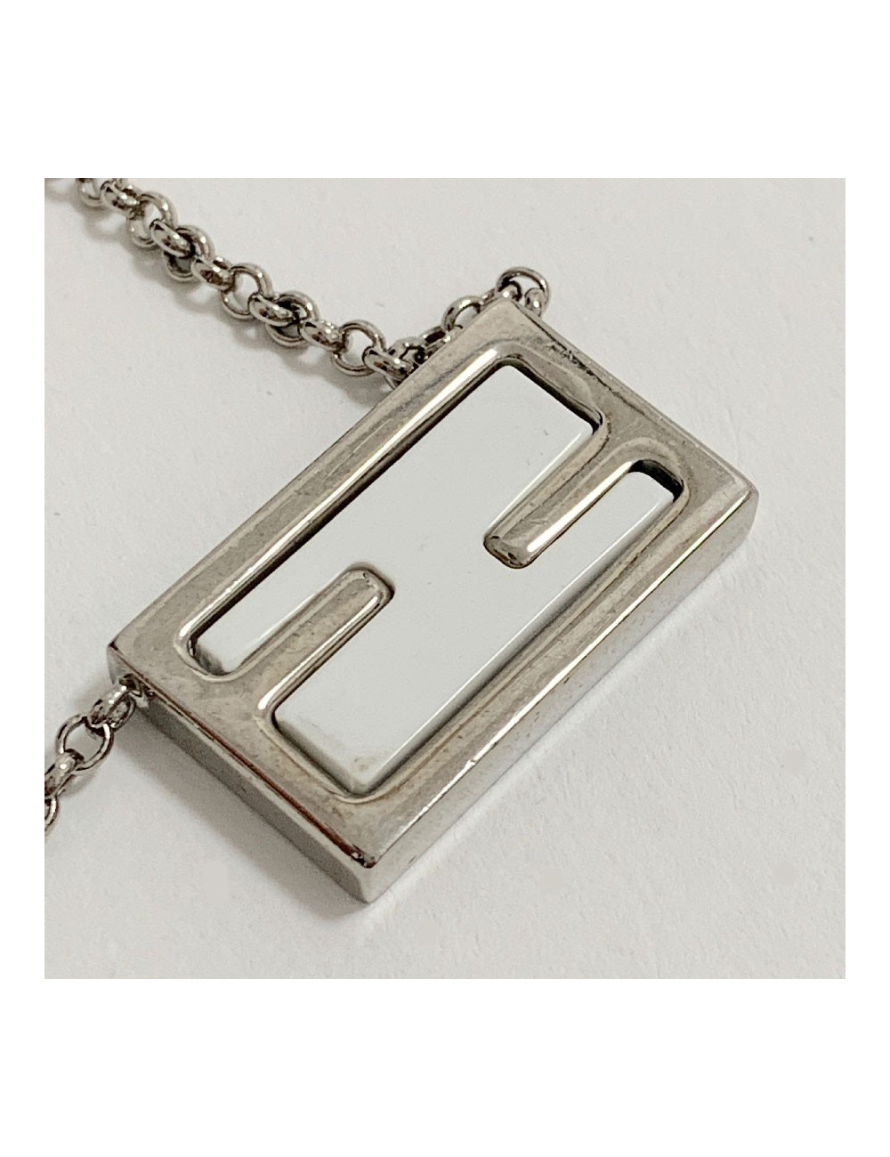 Manchette  et collier FENDI 