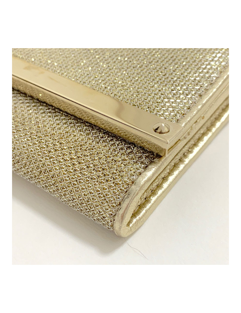 Pochette JIMMY CHOO lamé doré modèle MILLA