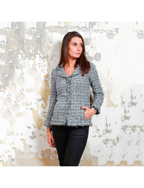 Veste T34 CHANEL en tweed gris avec fils blanc, rose et bleu