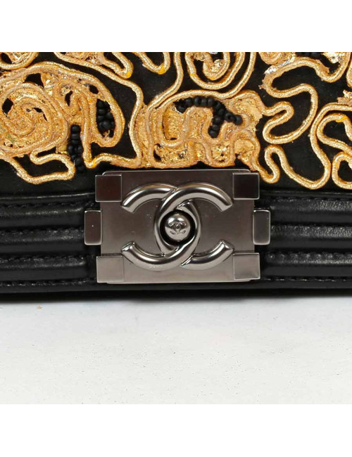 Min sac Boy CHANEL en cuir d'agneau noir et dentelle dorée