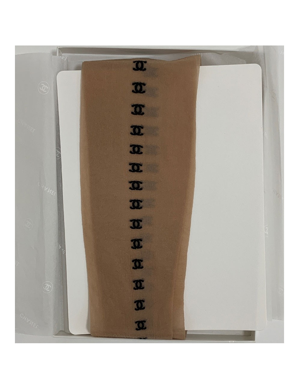 Collants CHANEL CC en voile naturel et logos noirs