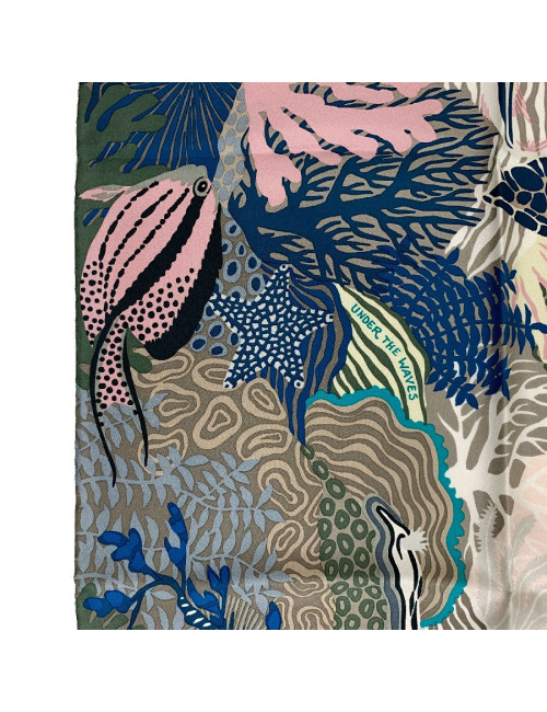 Carré HERMES Under The Waves en soie multicolore