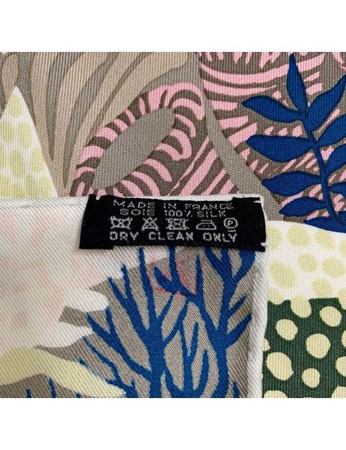 Carré HERMES Under The Waves en soie multicolore