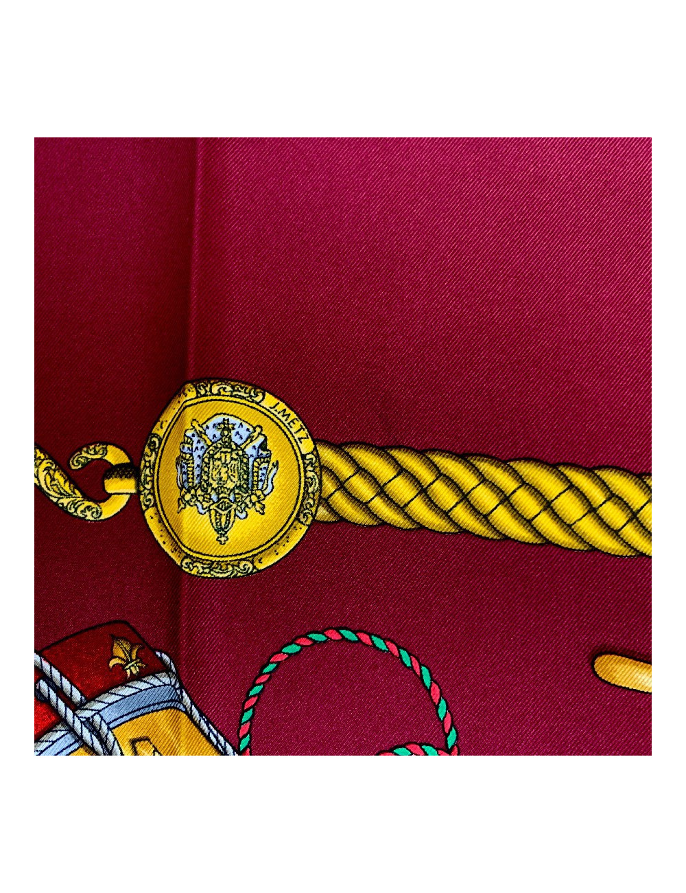 Carré HERMES Les Tambours bordeaux en twill de soie